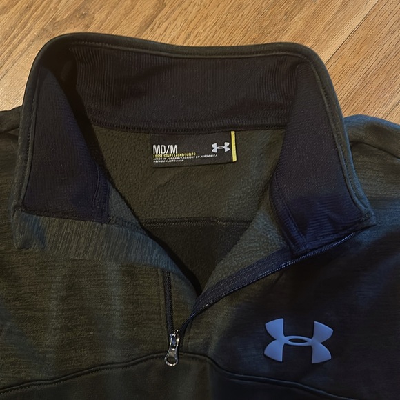 Under Armour 1/4 Zip Sweatshirt - Picture 2 of 3